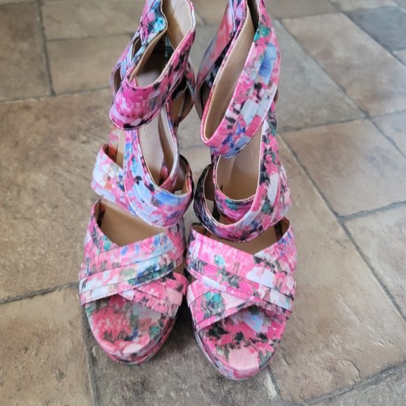 Shoes - Picture 1 of 13